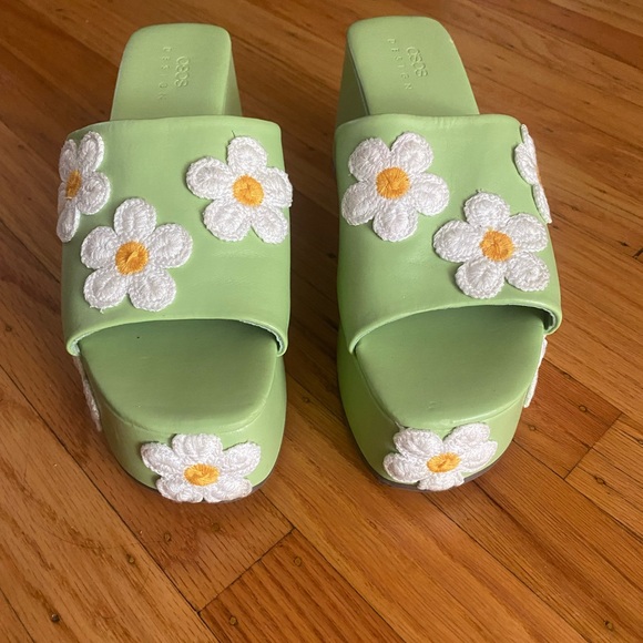 Green Telly daisy/flower wedges from ASOS - Picture 8 of 12